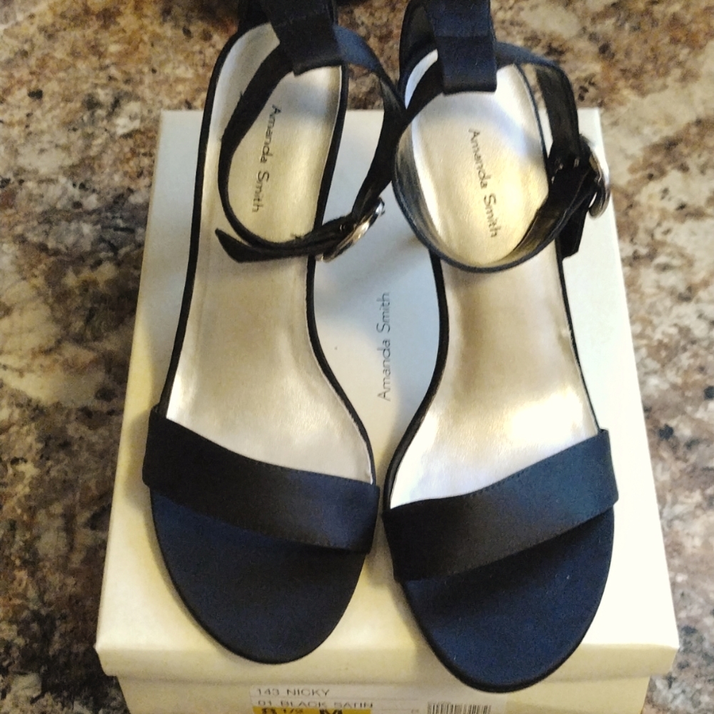 EUC Amanda Smith Black Satin heels - Picture 2 of 9
